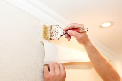 Pose de papier peint à la Feuillée — revêtements muraux et toiles de verre